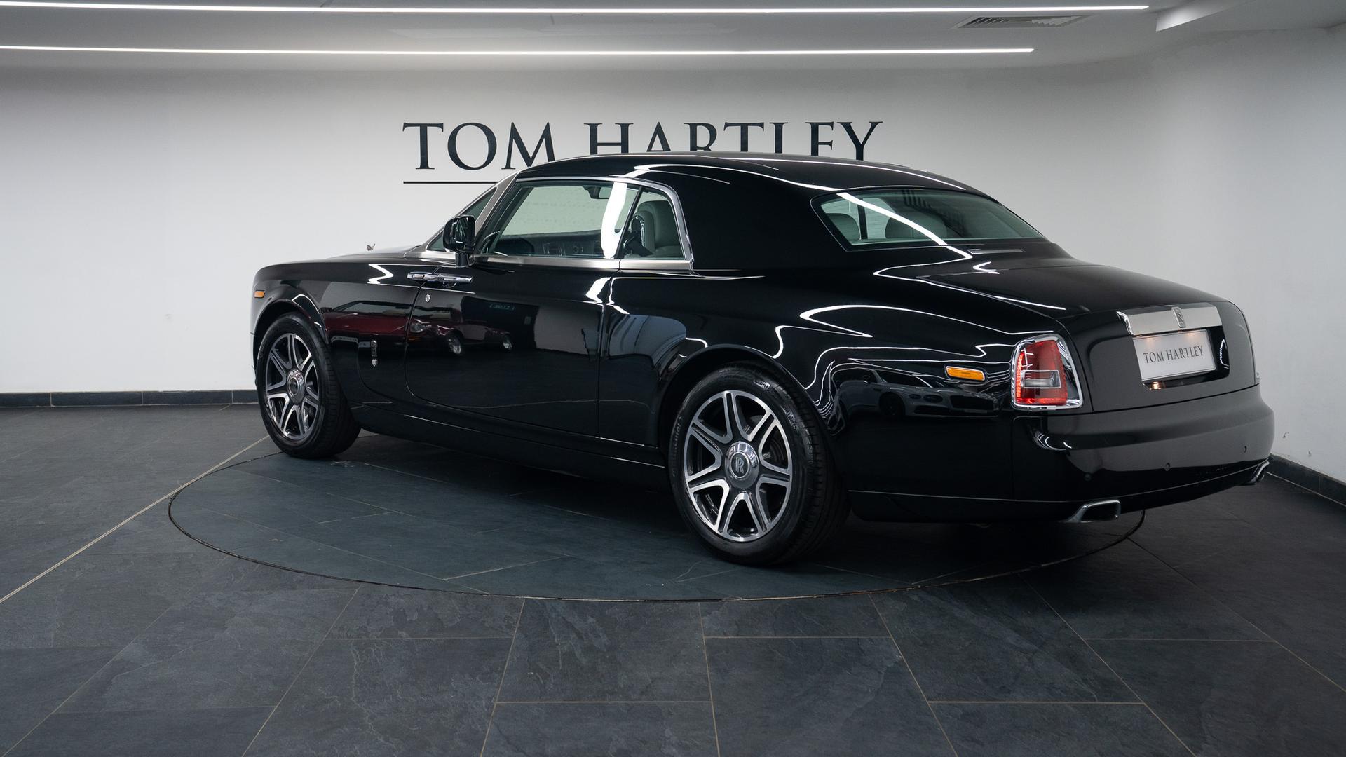 Rolls-Royce Phantom Photo e96e37f8-ccac-4b61-862f-e4d3c259c522.jpg