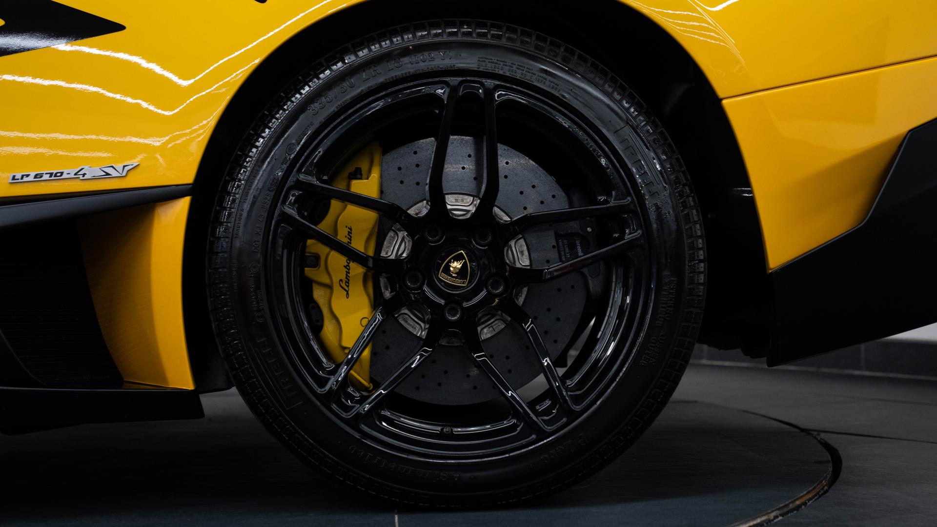 LAMBORGHINI Murcielago Photo e989a737-fc04-4b8e-86b4-344ab0252932.jpg