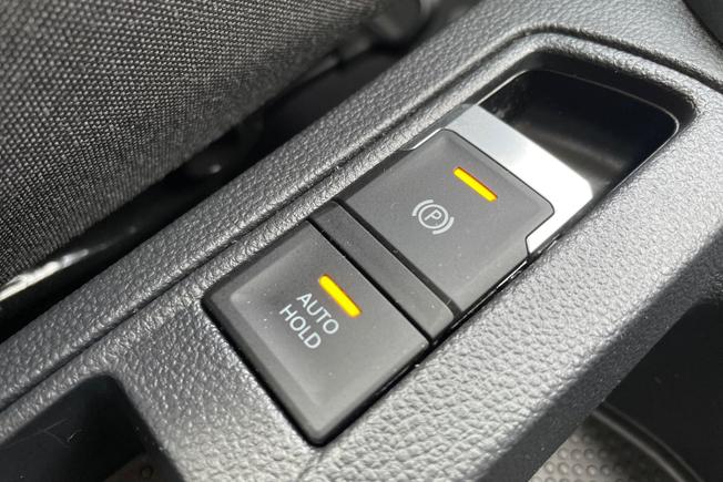 VOLKSWAGEN T-Roc Photo 31