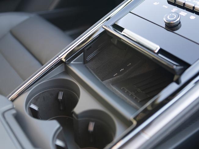 PORSCHE Panamera Photo 28