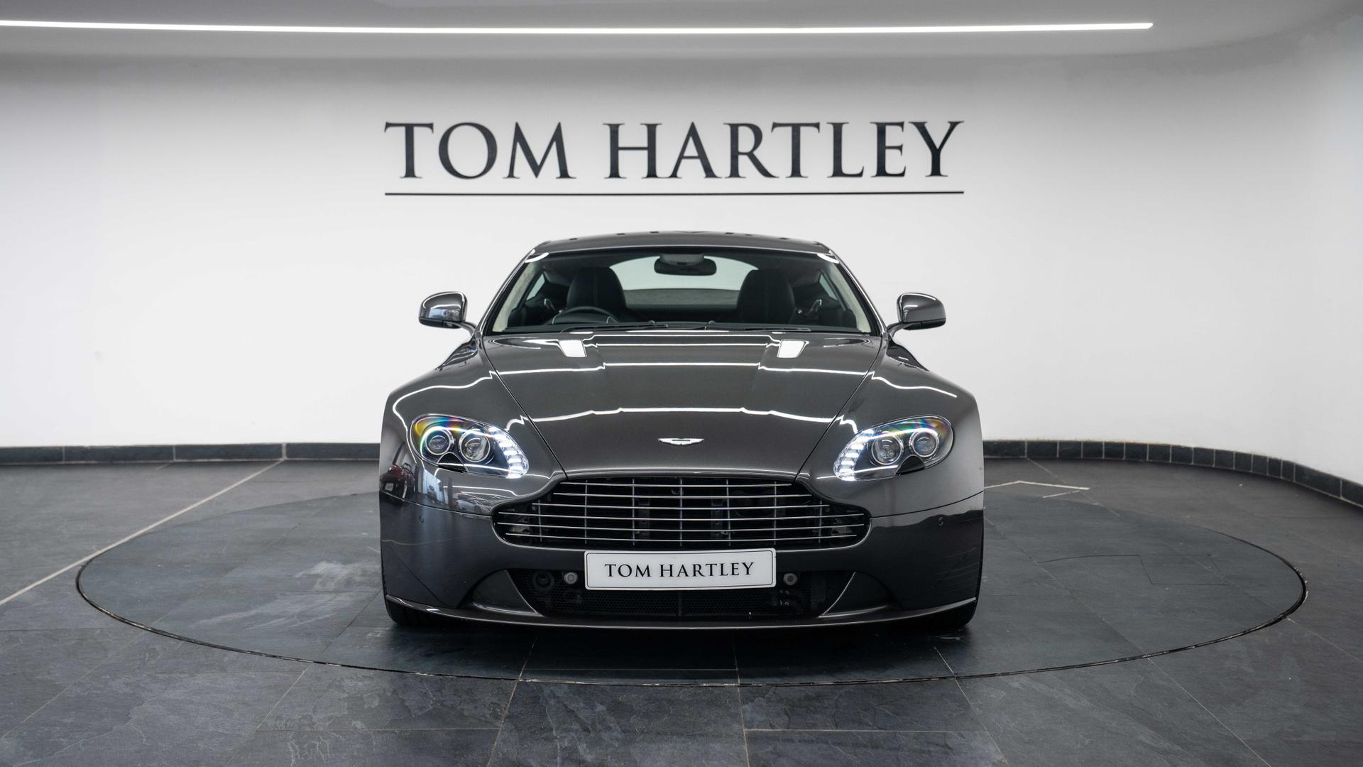 Aston Martin Vantage Photo e99e795d-2af5-4e1c-a372-8b37e014dee6.jpg