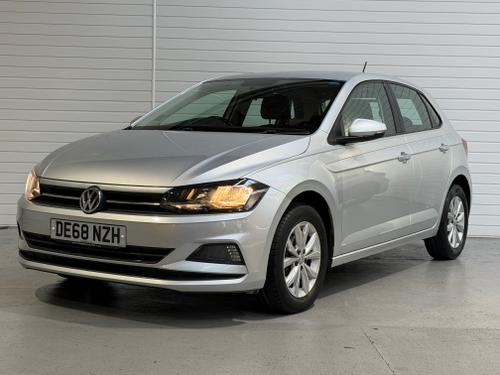 Volkswagen Polo Photo e9a767eb-94cf-4cb3-a09d-b80aeabf2434.jpeg