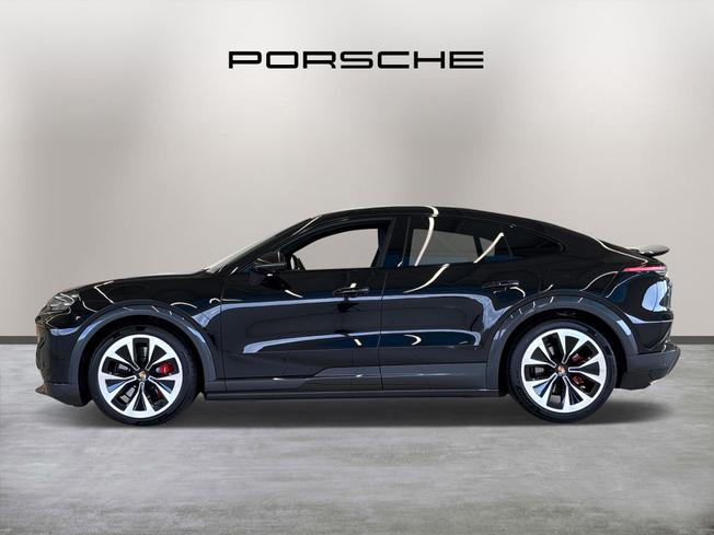 Porsche Cayenne Electric Photo 6