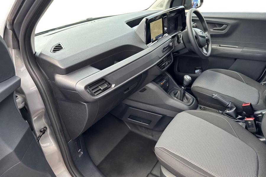 Ford TRANSIT COURIER Photo e9c4ce82-3df3-4e09-96c3-29e14577b4e3.jpg