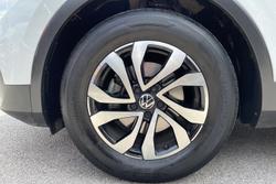 VOLKSWAGEN Tiguan Photo 5