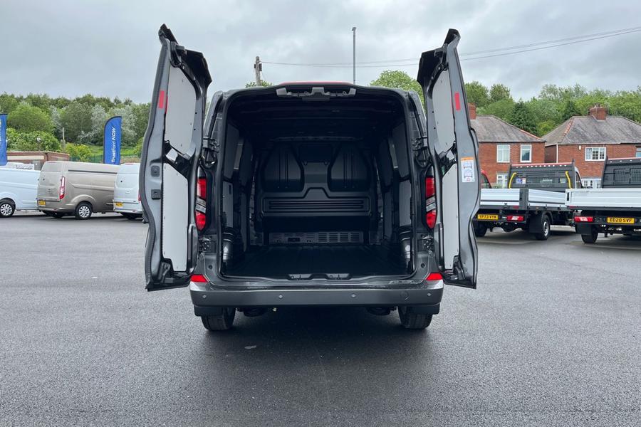 Ford TRANSIT CUSTOM Photo e9cd5b2e-1404-4762-9e9e-2eaa6c23c0f0.jpg