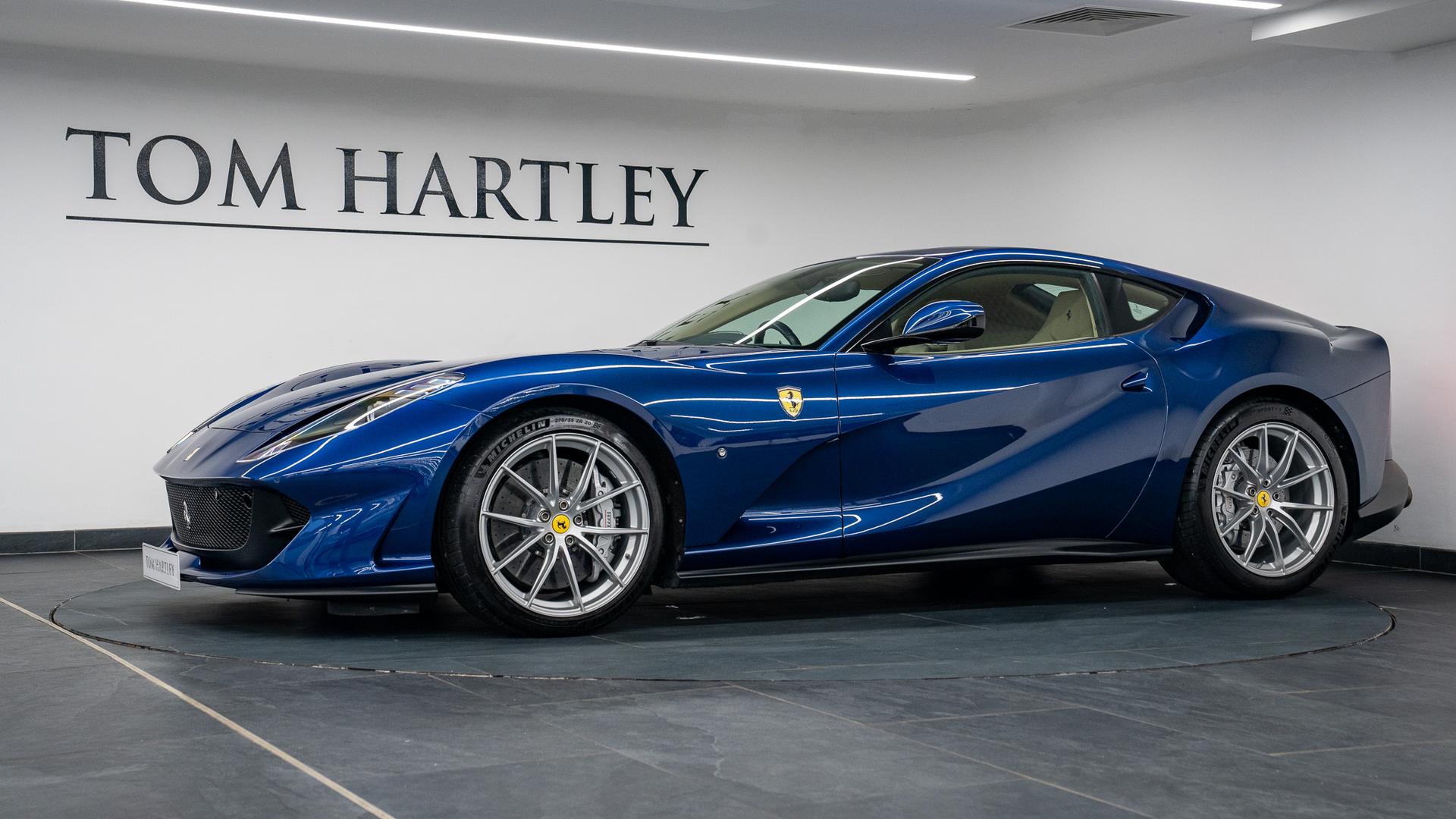 Ferrari 812 Photo e9f0ea40-2831-4264-b698-604f74eb9764.jpg