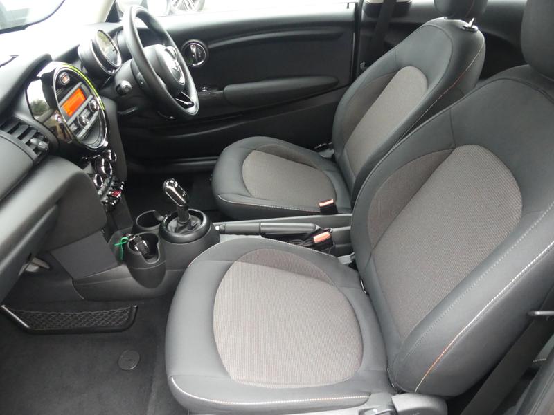 MINI Hatch Photo e9fbd974-af9c-42b3-be91-931001b3d4a3.jpg