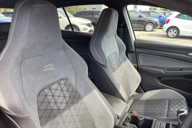 Volkswagen Golf Photo 27