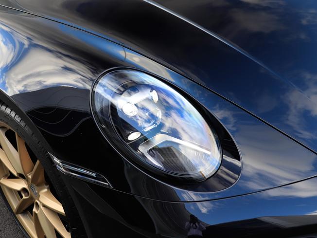 PORSCHE 911 Photo 11