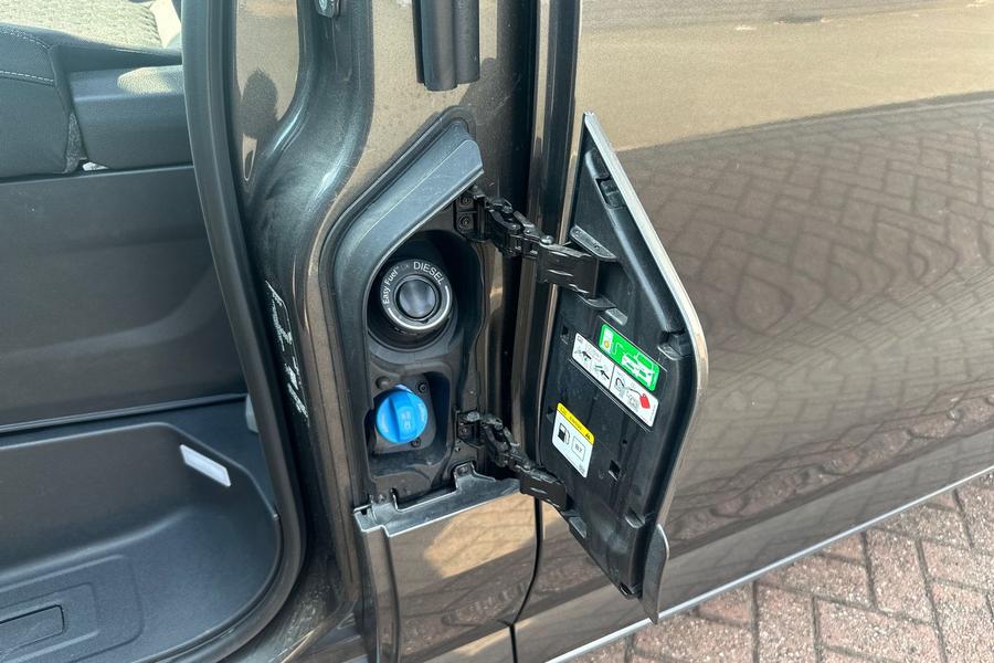 Ford TRANSIT CUSTOM Photo ea18375d-0f81-4848-8596-e2e14329631a.jpg