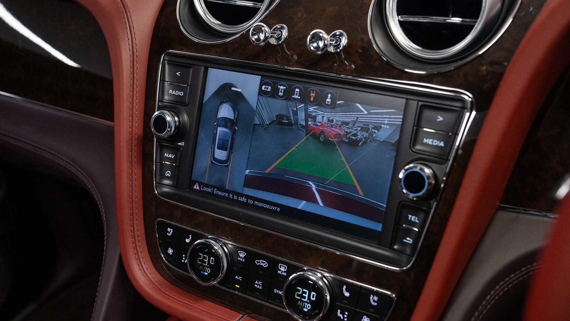 Bentley Bentayga Photo ea1e02cd-bf3d-4684-9866-a903ddf3aa53.jpg