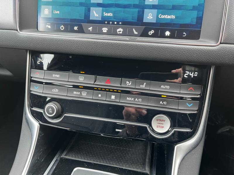 Used Jaguar XF FM70JCY 11