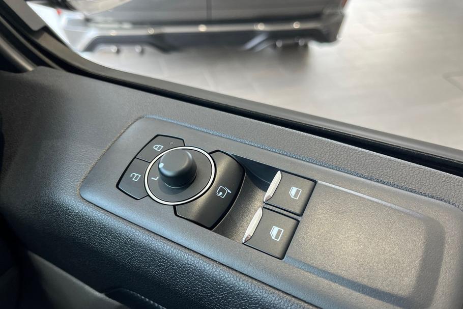 Used Ford E-TRANSIT CUSTOM 65/N103281 9