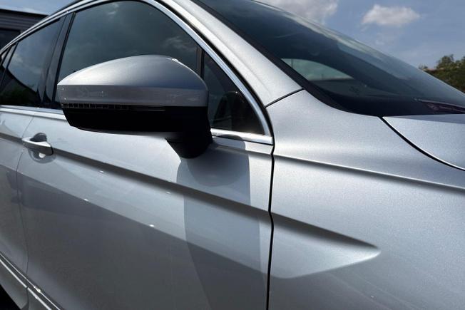 VOLKSWAGEN Tiguan Photo 20