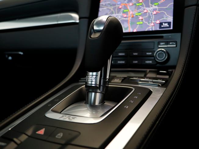 PORSCHE 718 Cayman Photo 26