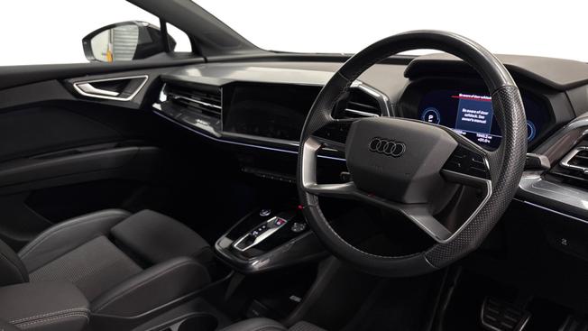 AUDI Q4 e-tron Photo 3