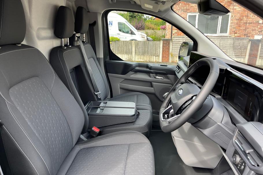 Used Ford TRANSIT CUSTOM NEWCUSTOM4 19