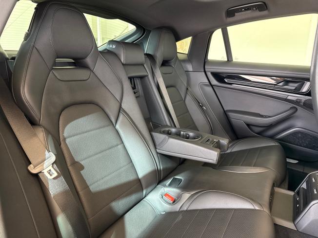 PORSCHE Panamera Photo 48
