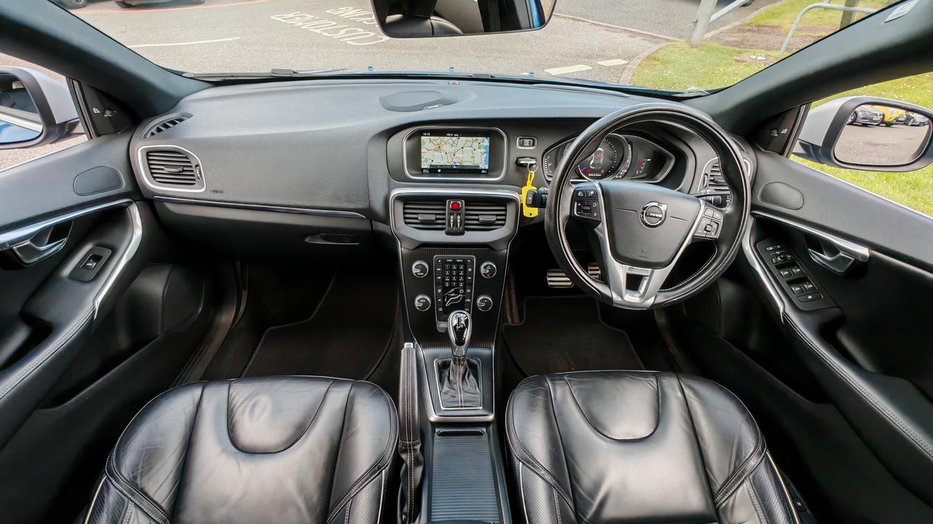Used Volvo V40 RX66YXR 25