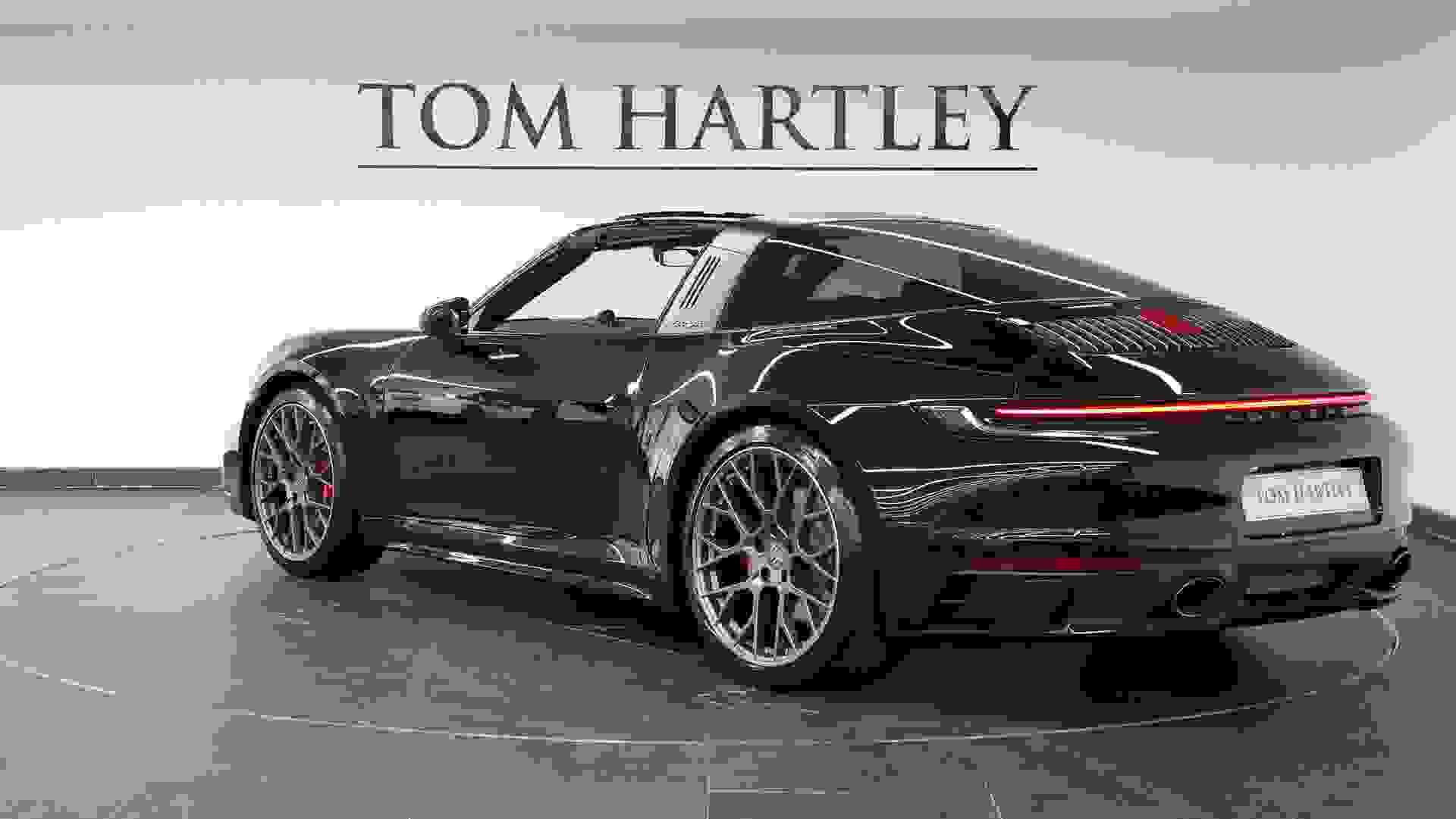 Porsche 911 Photo ea6e5b5a-0a8c-4f8c-9bbd-e8314fc2e935.jpg