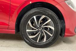 VOLKSWAGEN Polo Photo 5