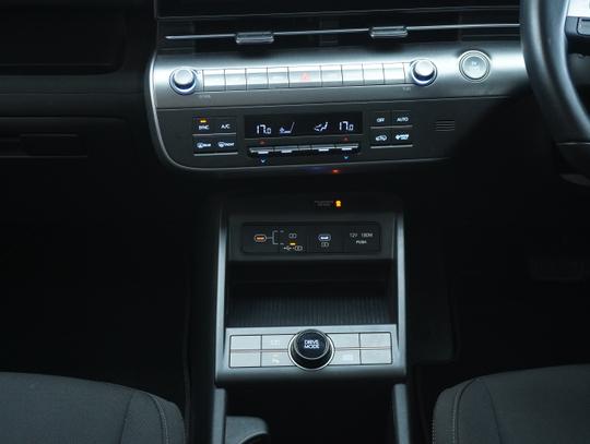 Hyundai KONA Photo ea7e9a4c-c781-443b-aeac-1378862e7880.jpg