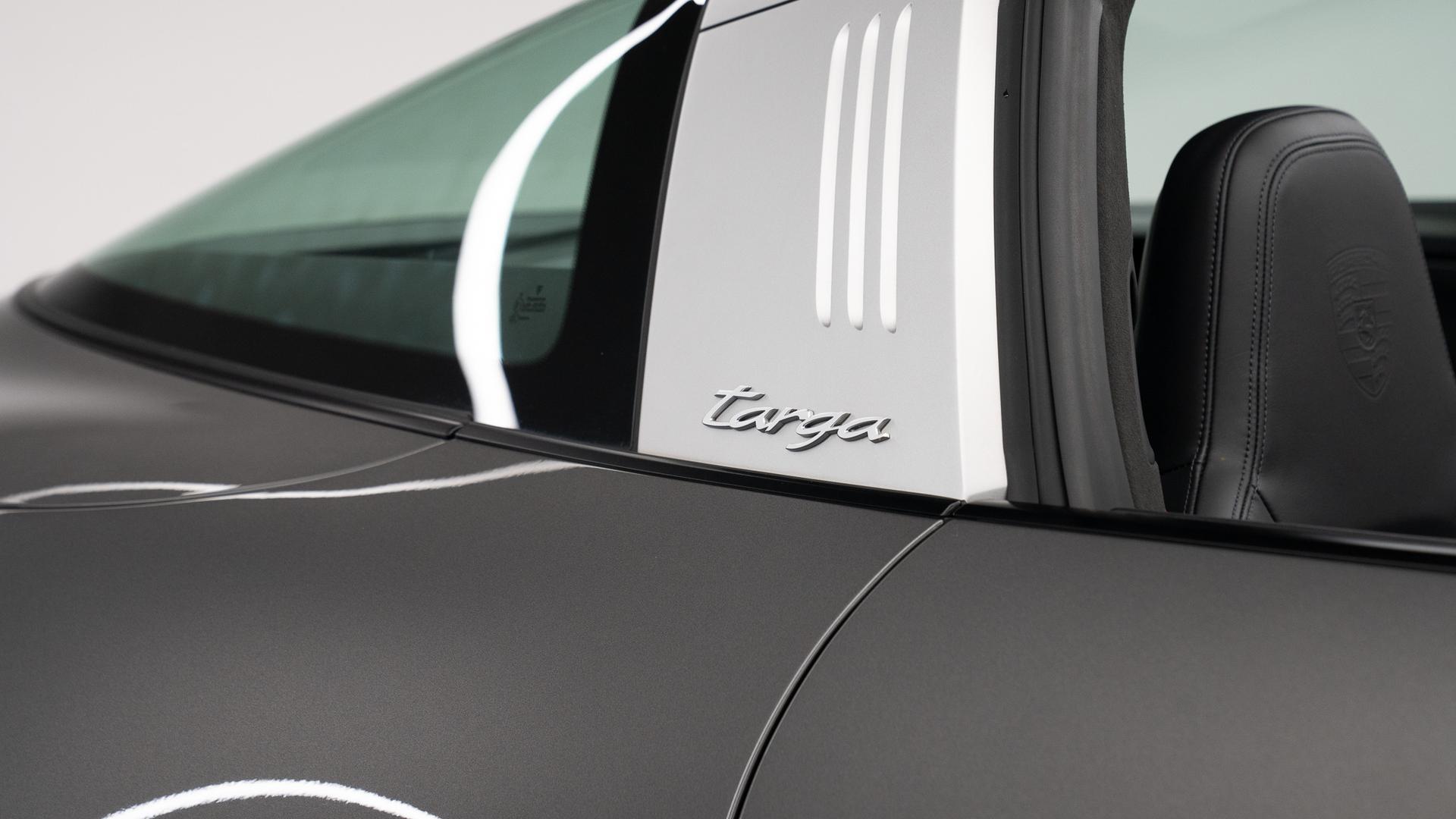 Porsche 911 Photo ea7f9b38-59b1-451c-881d-323a355a0d39.jpg