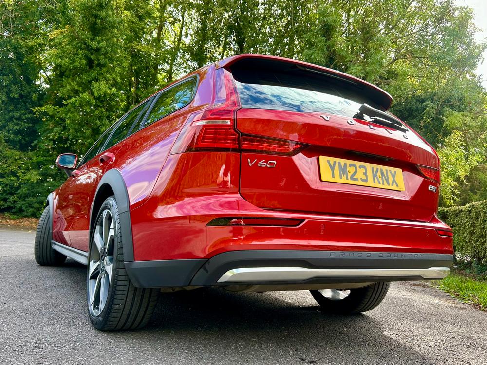 Used Volvo V60 Cross Country YM23KNX 16