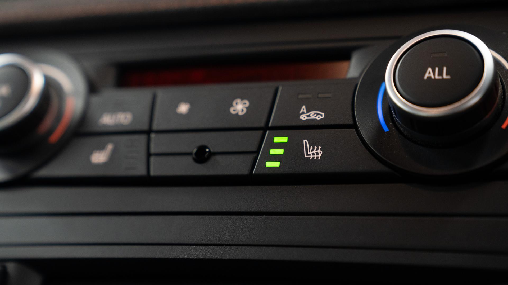 BMW 1M Photo eaadd8c0-327c-4c90-83a7-43e8bf4dcae1.jpg