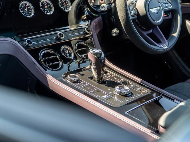 BENTLEY Continental GT  Photo 21
