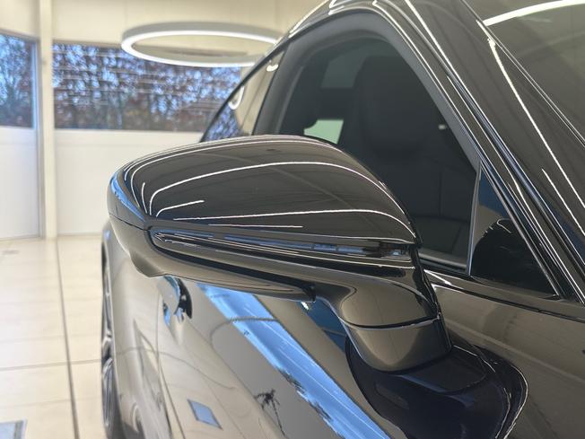 PORSCHE Taycan Photo 21
