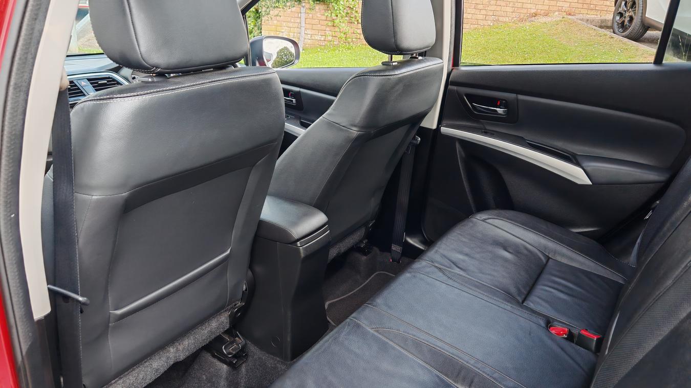 Used Suzuki SX4 S-Cross KL19KWX 19