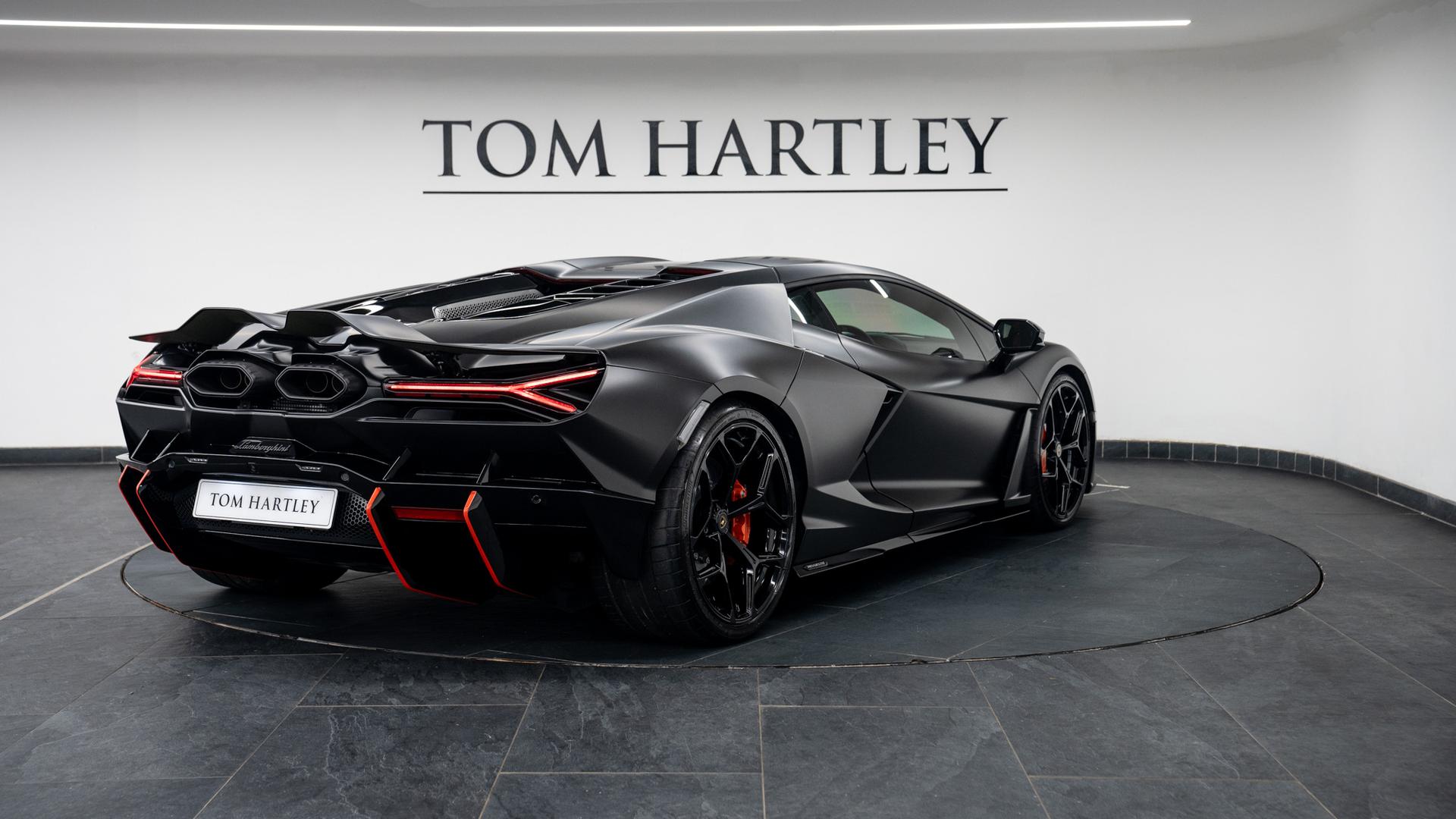 LAMBORGHINI Revuelto Photo eae029a6-bba0-4f77-a4d1-ed5c9bfbeb56.jpg