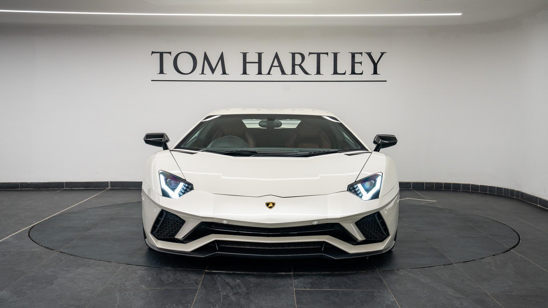 LAMBORGHINI Aventador Photo eae25a79-d315-44d2-aa72-a37b25789239.jpg