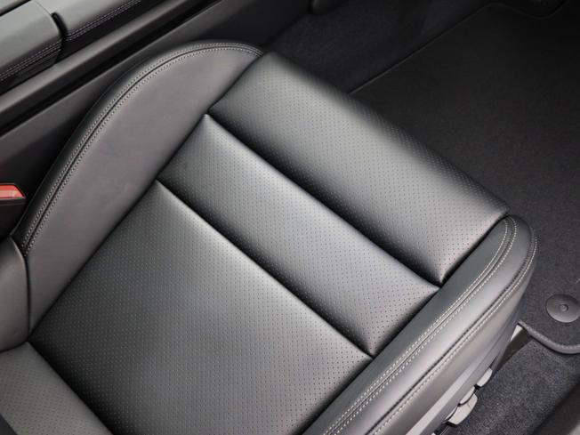 PORSCHE Taycan Photo 22