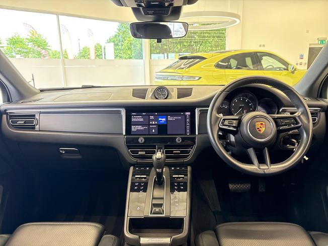 PORSCHE Macan Photo 27