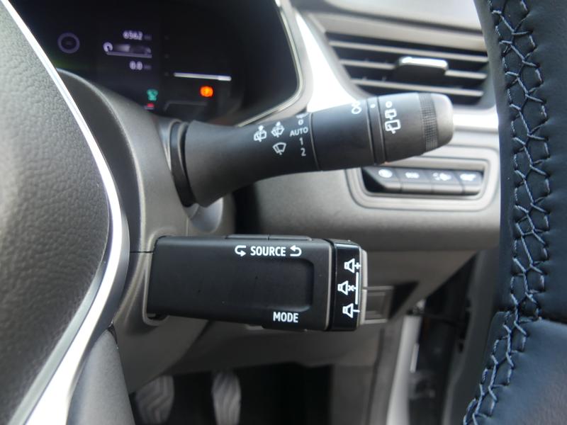 Renault Captur Photo eaf9dad2-99a6-4771-aff9-bb987d51f827.jpg