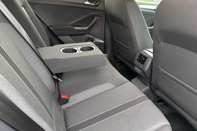 Volkswagen T-Roc Photo 23