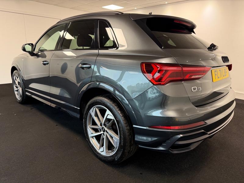 Audi Q3 Photo eb0bfce7-1b97-47eb-8af8-2fd5c02bf219.jpg