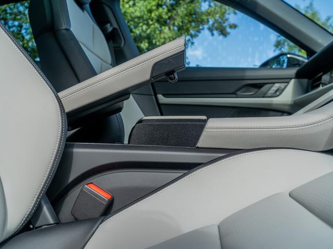 PORSCHE Taycan Photo 19