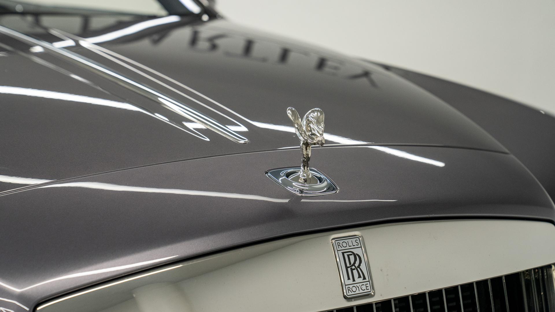 Rolls-Royce Dawn Photo eb1ff26f-c30c-4bb4-8fb6-8d05e4ca59be.jpg