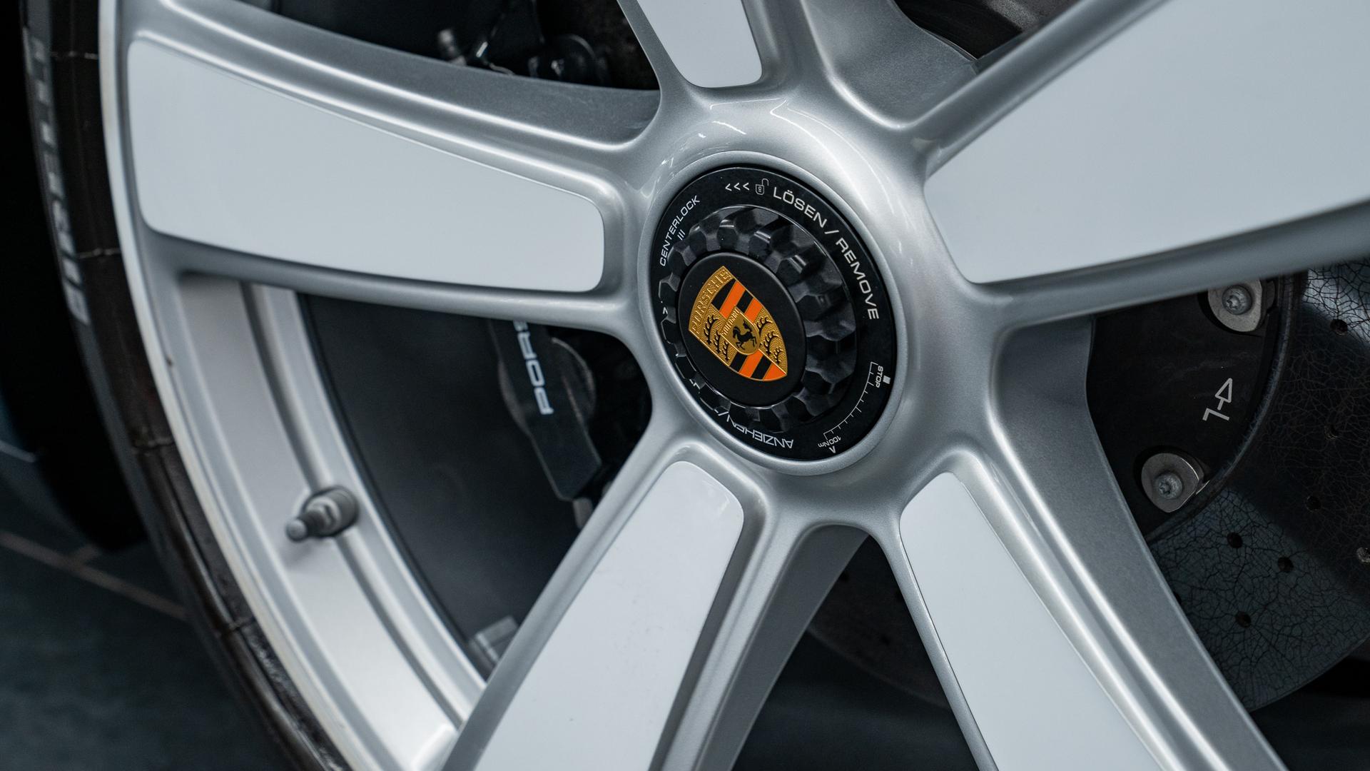 Porsche 911 Turbo S Photo eb21dd00-fa44-45cd-901e-6c0e212bd385.jpg
