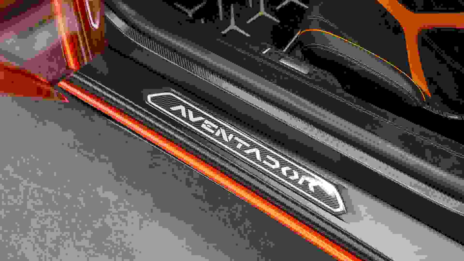 Lamborghini Aventador Photo eb32966f-86e7-45c2-b4c4-bb77b3c29fed.jpg