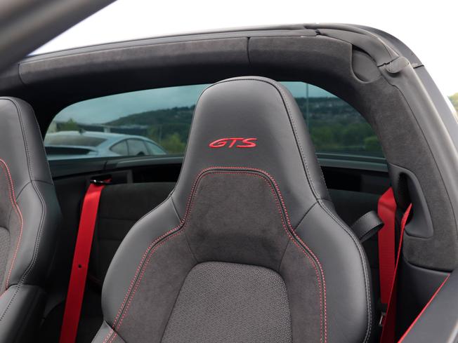 PORSCHE 911 Photo 13