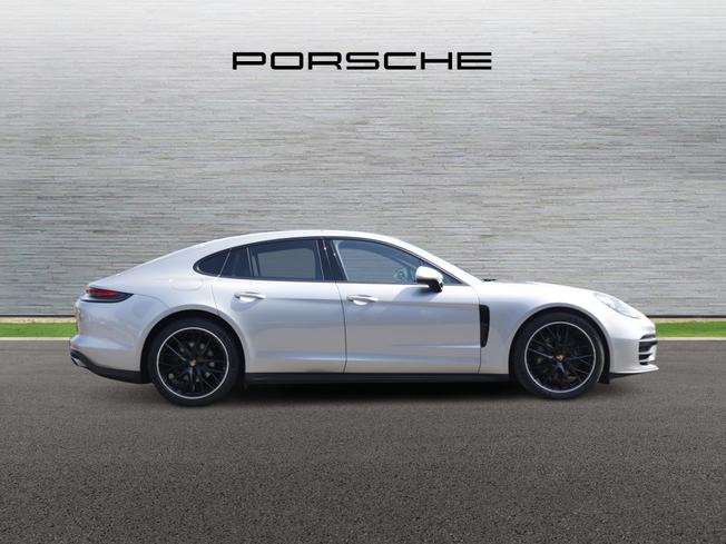 PORSCHE Panamera Photo 2