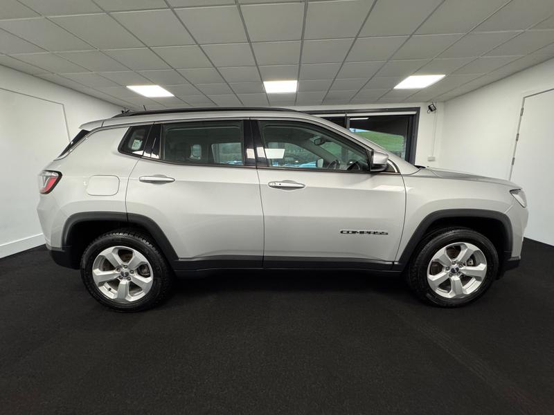 Jeep Compass Photo eb4be5f5-2991-4c7f-a9a0-966e881fec43.jpg