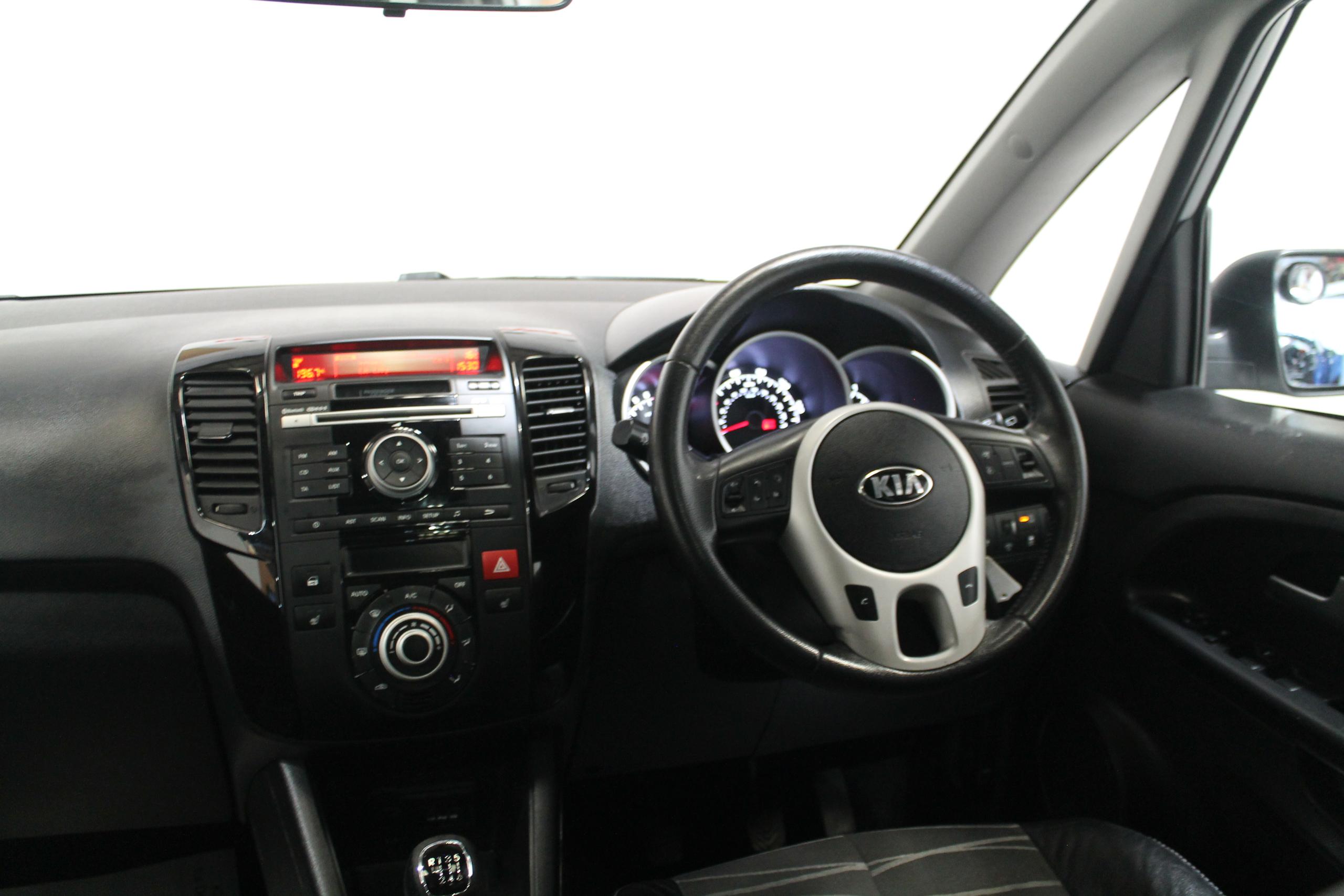 Kia Venga Photo 8