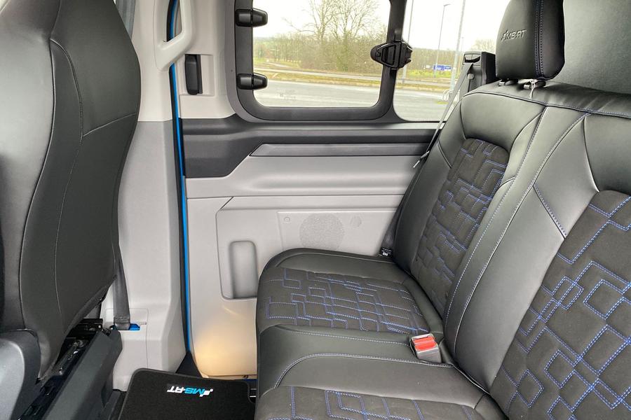 Ford E-TRANSIT CUSTOM Photo eb7e8499-09ad-421c-94fe-c41ff88ced72.jpg