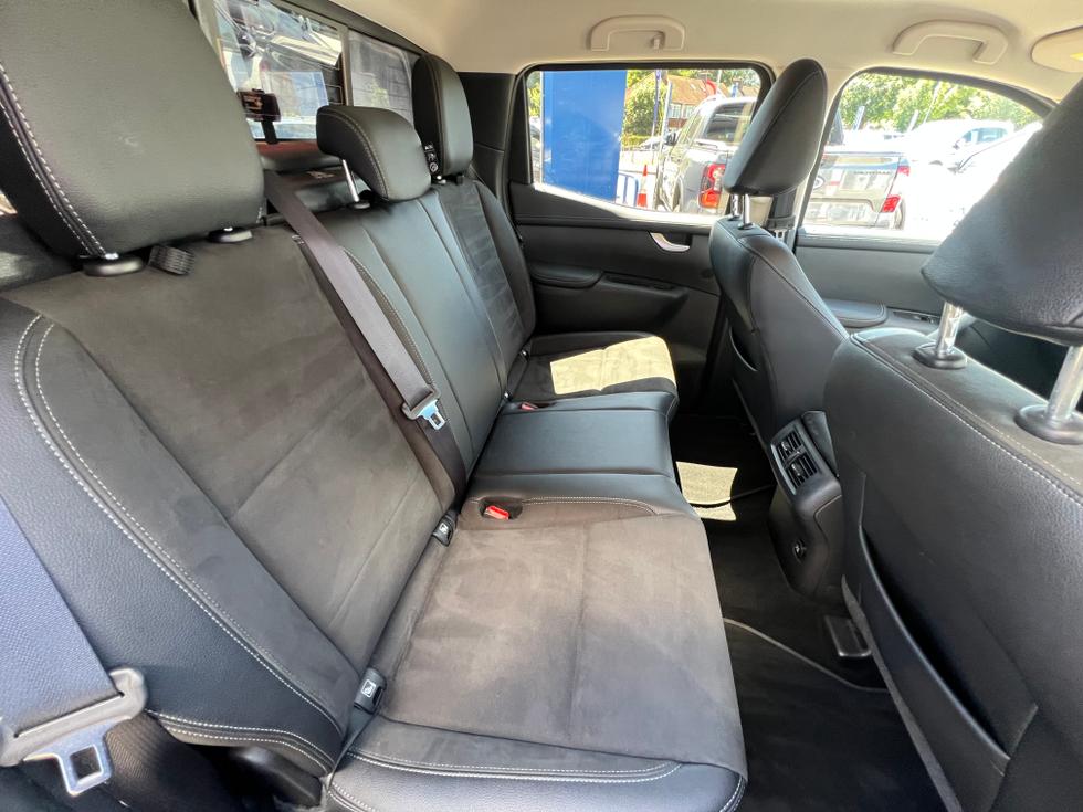 Mercedes-Benz X Class Photo eb8110bb-c6c6-40f8-9e6b-62ae629757d6.jpeg